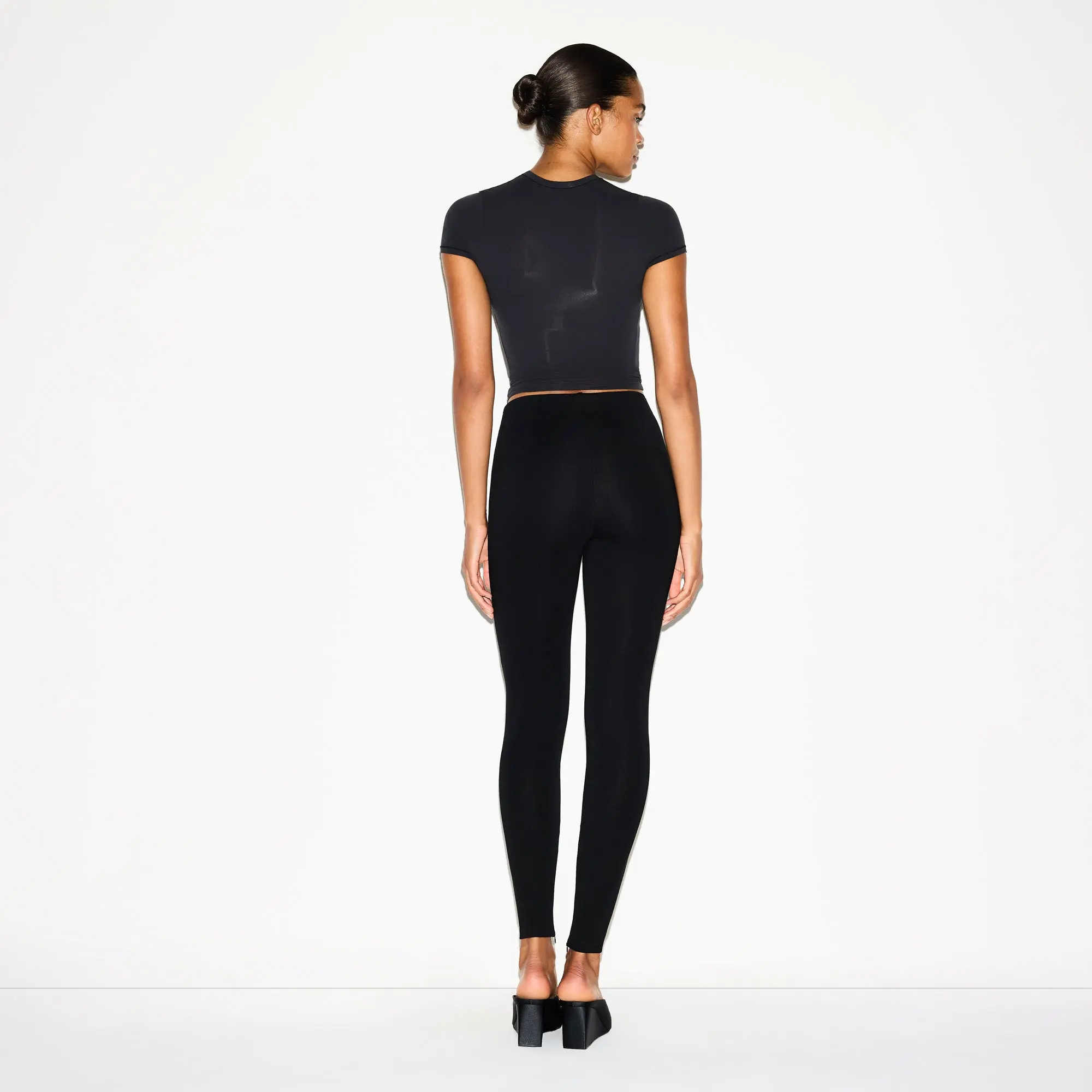 High-Waisted Legging - Image 4