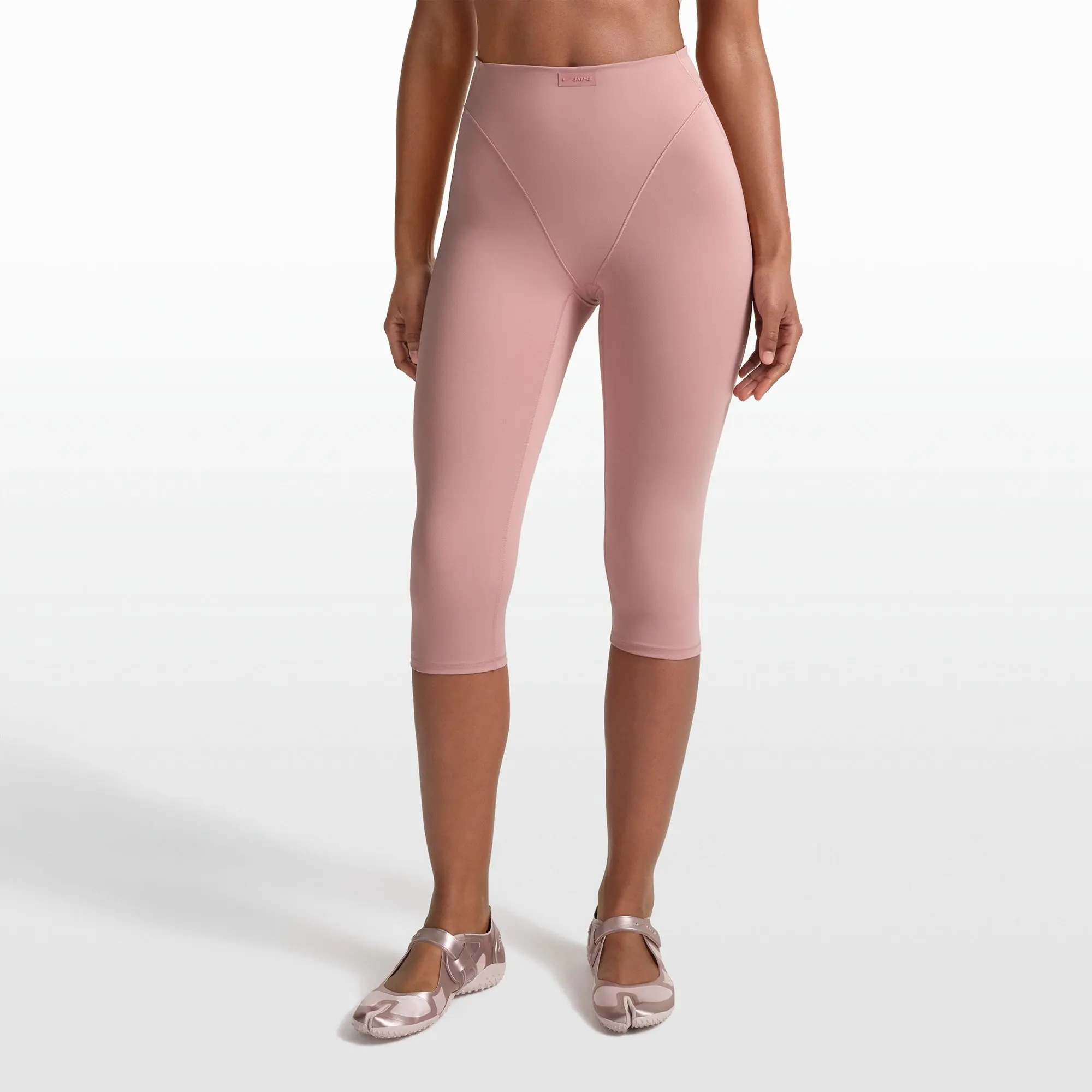 17" V-Line Crop Legging - Image 4