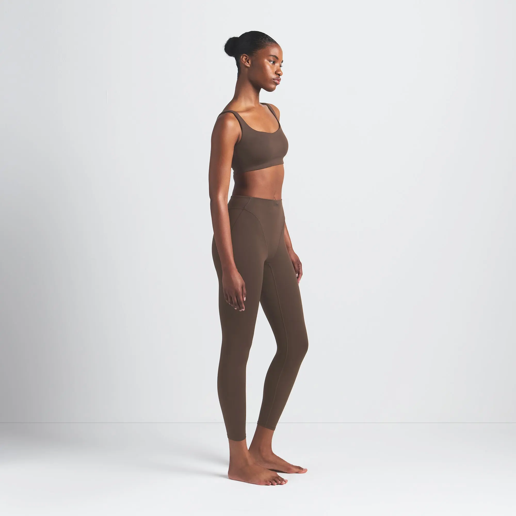 V-Line 26" Legging - Image 4